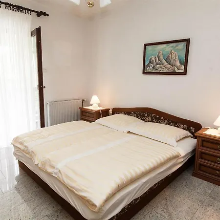 Apartmán With A Parking Space - 11307 Crikvenica